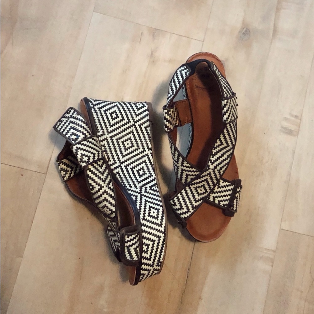 Lucky brand platform sandals